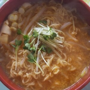 インスタントの辛（シン）ラーメンをアレンジ